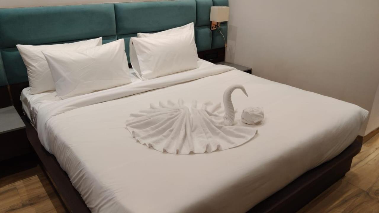Hotel Midas Inn Матура Екстериор снимка