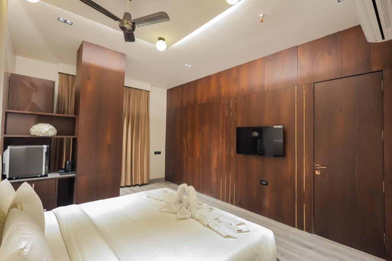 Hotel Midas Inn Матура Екстериор снимка
