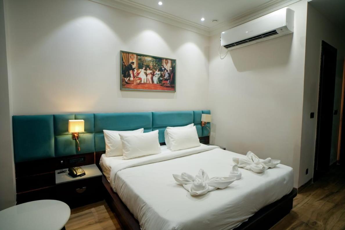 Hotel Midas Inn Матура Екстериор снимка