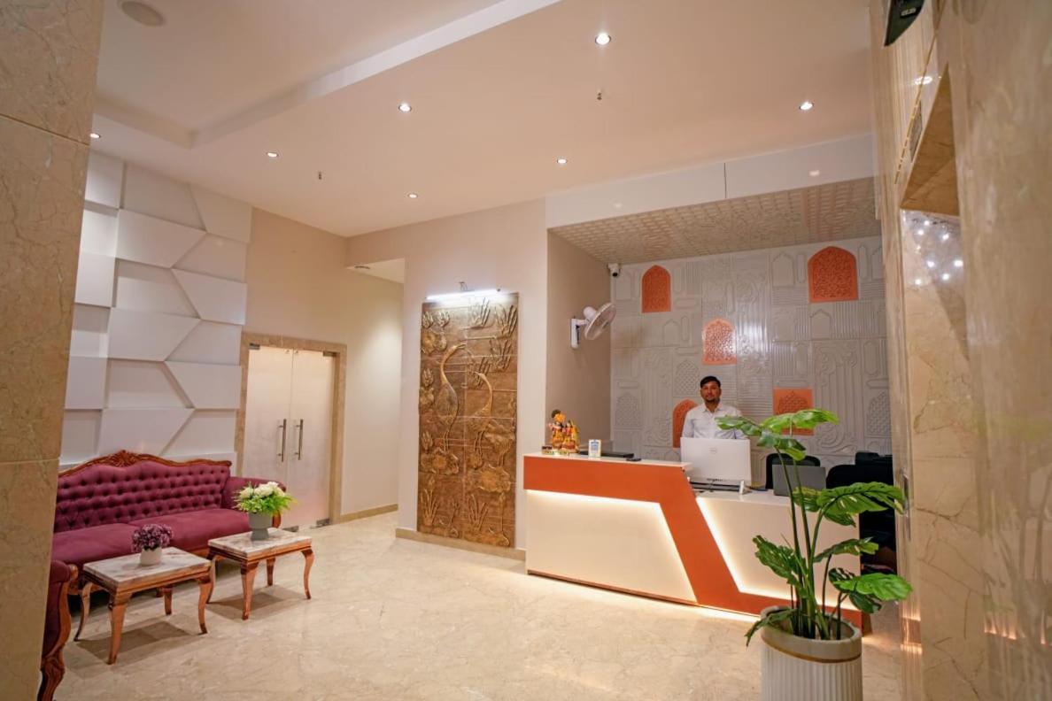 Hotel Midas Inn Матура Екстериор снимка